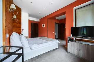 Гостевой дом Парк Шале Красная Поляна Улучшенная стандартная комната с 1 кроватью, террасой и душем-3