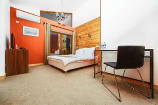 Гостевой дом Парк Шале Красная Поляна Двухместная комната с 1 кроватью, балконом с видом на горы, с ванной-2